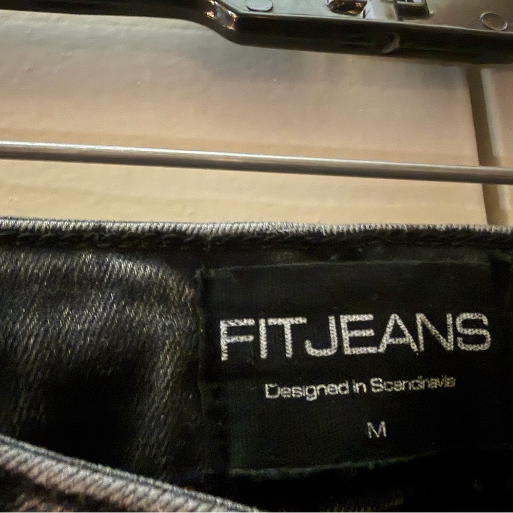 FITJEANS Black washed with flare leg - Picture 3 of 4